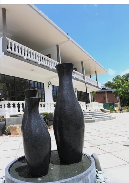 La Digue Self-Catering Apartments Exterior photo