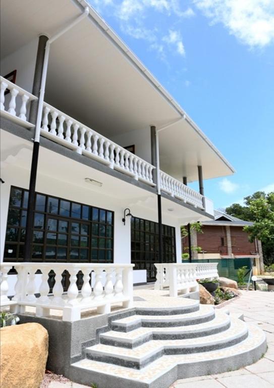 La Digue Self-Catering Apartments Exterior photo